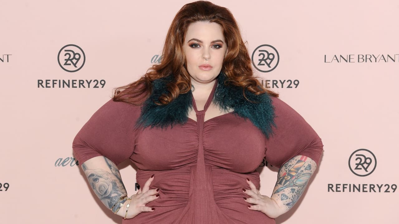 Así reaccionó esta modelo de tallas grandes cuando una aplicación adelgazó su imagen