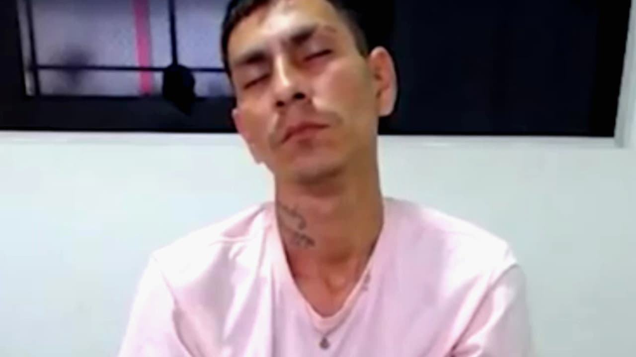 Ola de indignación en Colombia: Acusado de feminicidio se queda presuntamente dormido en plena audiencia