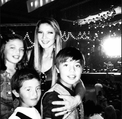 Al pertenecer a una familia con una larga tradición musical, era evidente que los hijos del Temerario y la cantante heredaran el gusto por este arte.