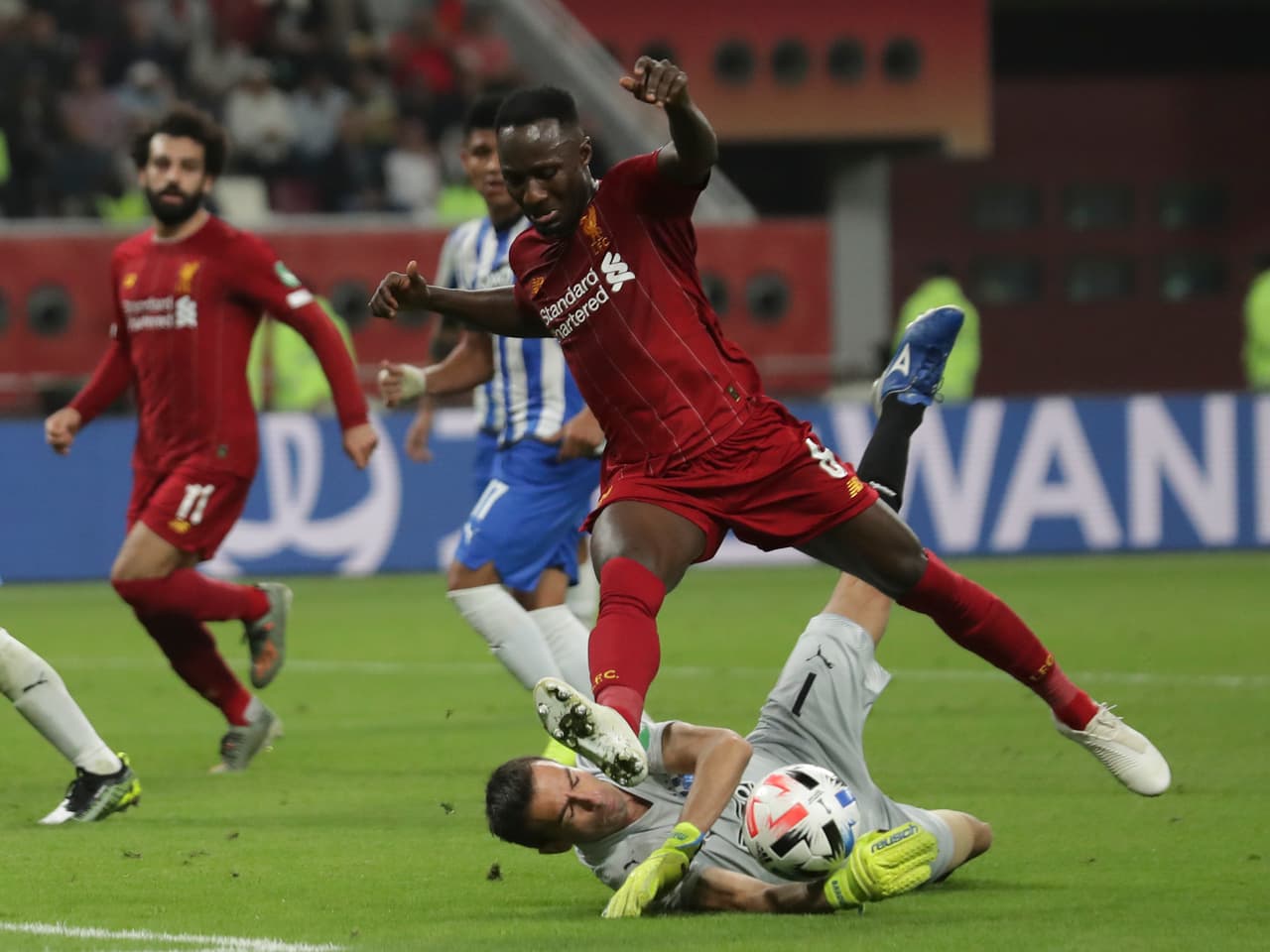 Trapito Barovero amarga el intento de gol de keita tras otro pase filtrado.