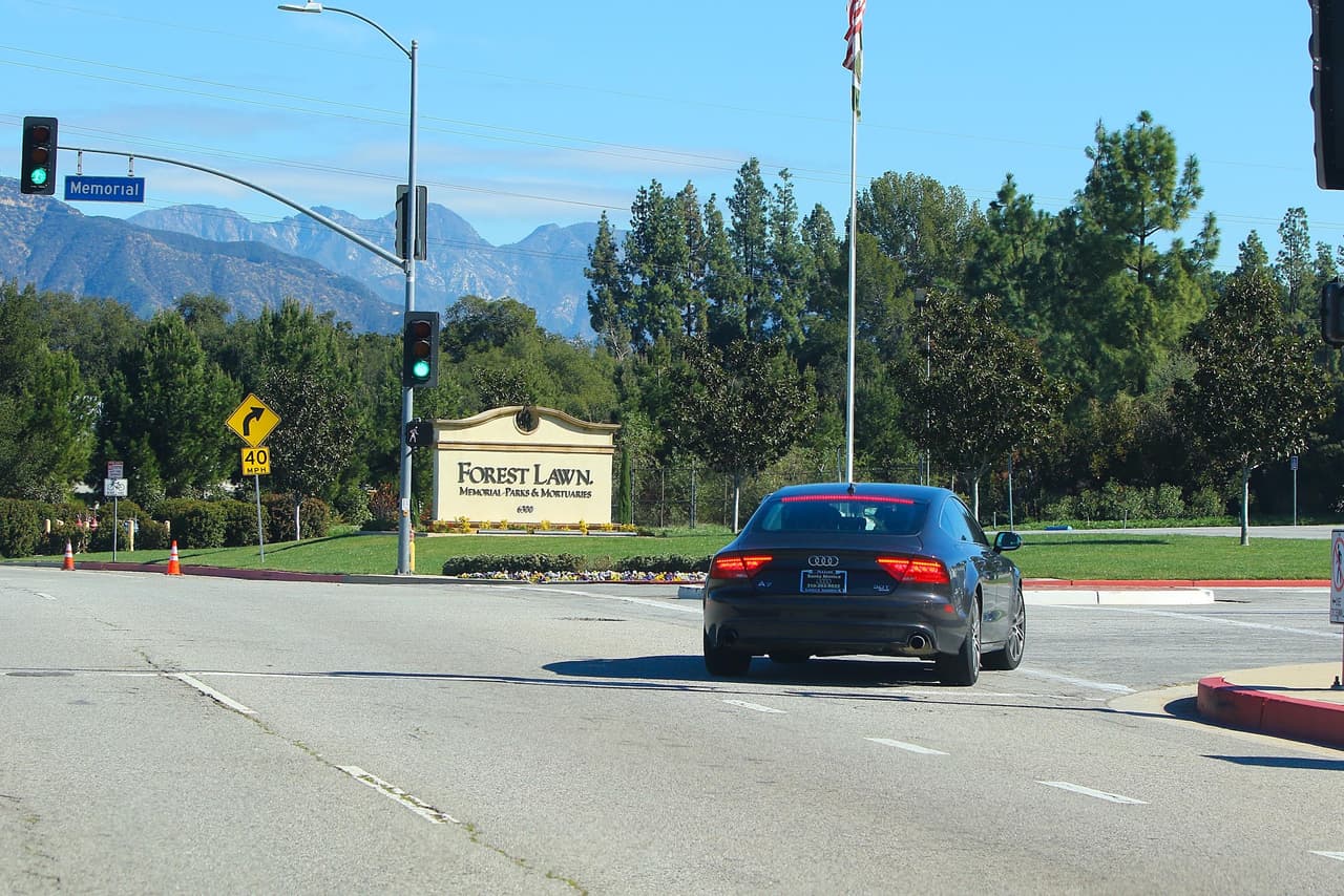 Vanessa y su hermana fueron a hacer los preparativos para el funeral de su padre.