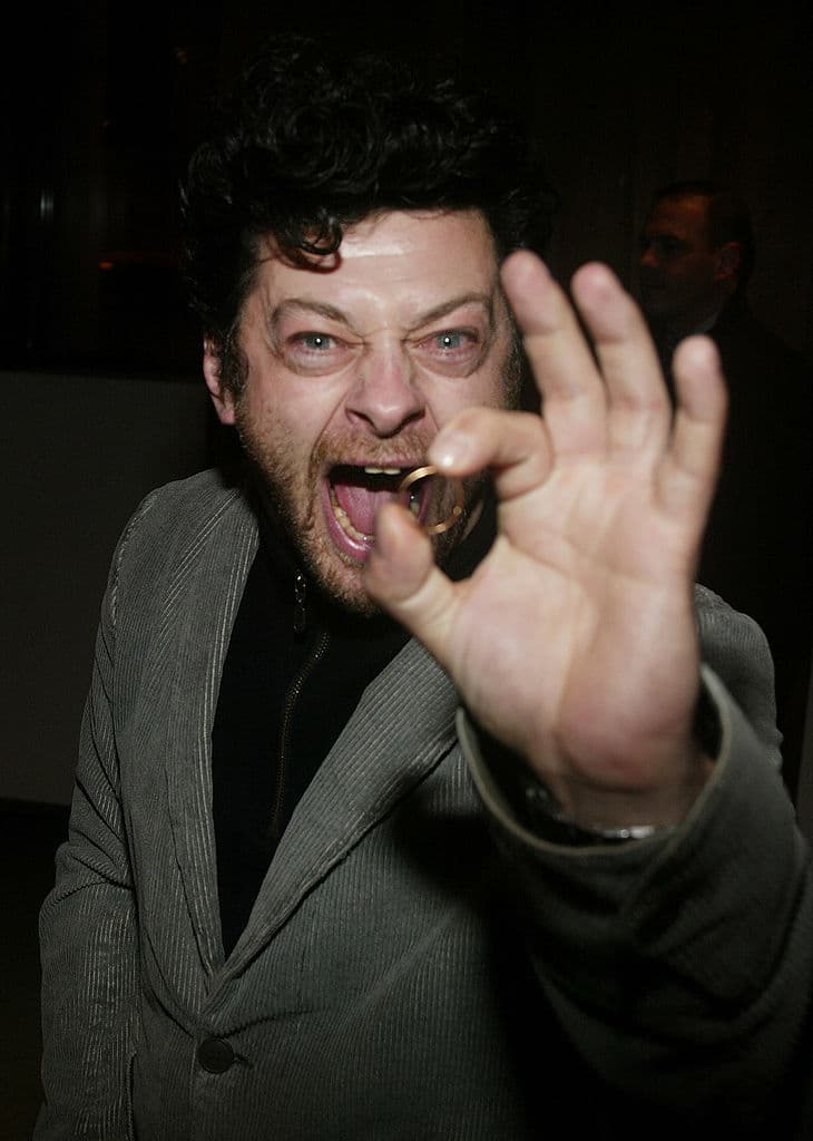 Andy Serkis dijo que basó la desesperación y los antojos de Gollum en la abstinencia de los adictos a la heroína.