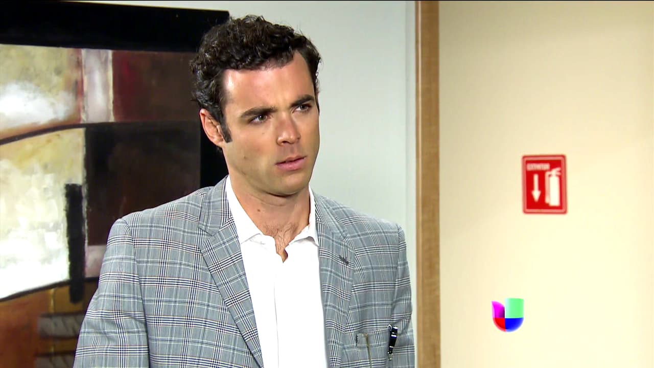 Te guste o no, Consuelo sigue siendo su esposa.