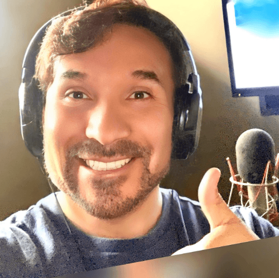 En su perfil social, Luis Manuel no duda en presumir sus emocionantes viajes, proyectos y hasta algunos de sus doblajes, como el de Gohan de ‘Dragon Ball’.