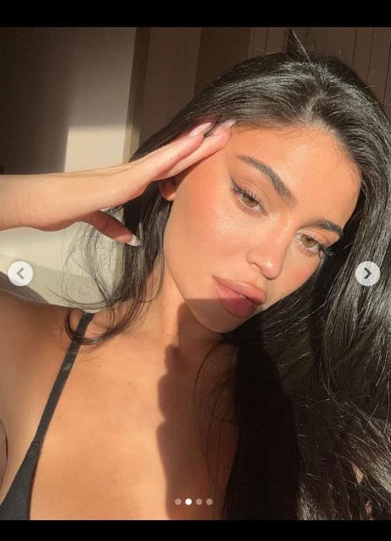 Ya no sobre el nombre del segundo 
<b><a href="https://www.univision.com/famosos/kylie-jenner-travis-scott-reconciliacion-fotos" target="_blank">hijo que tuvo con Travis Scott</a> </b>ni sobre la relación que tiene con el rapero, de quien se dice se ha vuelto a separar. 
<br>