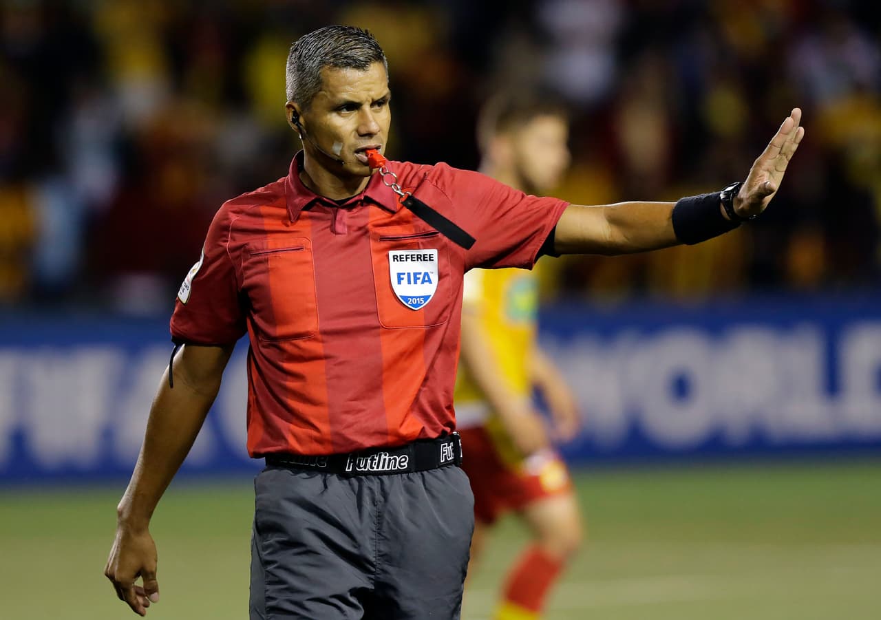 El panameño dirigió también un partido reciente de Costa Rica, en el empate sin goles contra Nicaragua en la Copa Centroamericana el pasado 17 de enero de 2017.