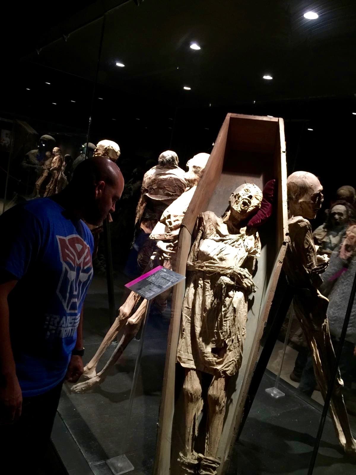 El primer cuerpo fue exhumado en 1865, según se publica en la página oficial del Museo.