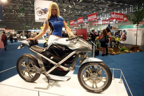 Intermot Colonia 2014 es la feria líder a nivel mundial para vehículos motorizados de dos ruedas y es un espectáculo de tendencias para la movilidad eléctrica. En Intermot Colonia 2014 están representados, sin excepción, todos los fabricantes importantes de vehículos motorizados de dos ruedas. El comercio especializado internacional, los importadores y los amantes de las motos del mundo entero estarán presentes en este evento. Intermot se llevará a cabo en las instalaciones del recinto ferial del Cologne Exhibition Centre, entre los próximos días 01 al 05 de octubre de 2014.