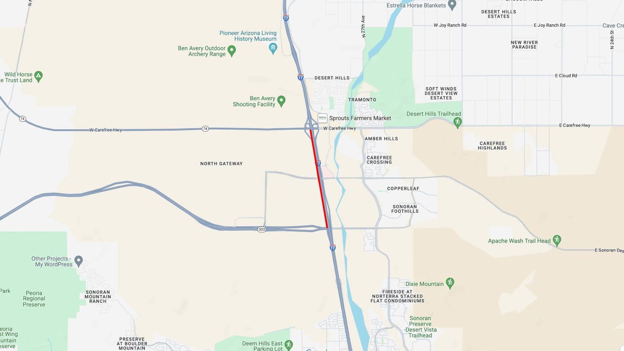 <b>Interestatal 17 Sur</b>
<br>La I-17 en dirección sur cerrará entre la ruta estatal 74 y el Loop 303, en el norte de Phoenix entre las 10 p.m. del viernes 10 de mayo, hasta las 5 a.m. del lunes 13 de mayo.
<br>
<br>Las rampas de acceso a la I-17 en dirección sur en Daisy Mountain Drive y Pioneer Road estarán también cerradas. 
<br>
<br>
<b>Rutas alternas</b>
<br>Salga de la I-17 en dirección sur, hacia la SR 74 en dirección oeste, y use Lake Pleasant Parkway en dirección sur hasta la Loop 303 en dirección este.