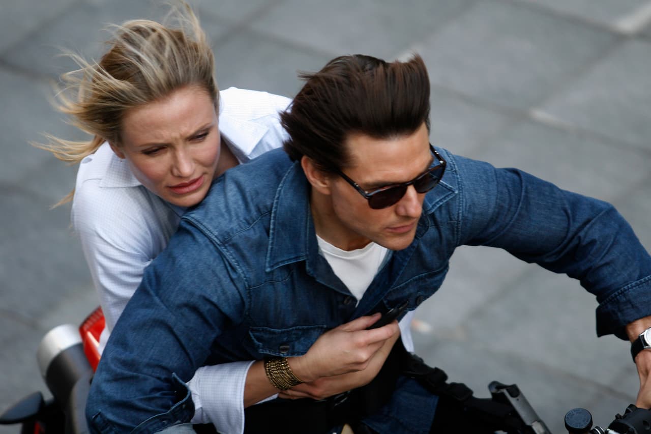 En la trama los dos protagonistas están protegiendo una potente batería que no debe caer en las manos equivocadas, es por eso que huyen a diversas ciudades, por lo que el rodaje se hizo desde Massachusetts hasta ciudades europeas como Cádiz y Sevilla, en España.