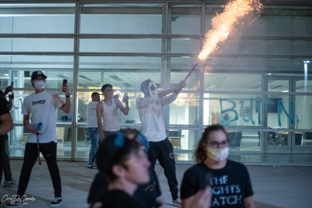 Durante los primeros dos días de protesta hubo actos vandálicos en diferentes ciudades de Arizona.