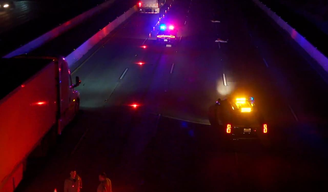 De acuerdo con el reporte, el hecho ocurrió el 2 de julio, alrededor de las 3:40 am, cerca de Weldon Canyon Road en la autopista 5 en Santa Clarita, de acuerdo con informes de la Patrulla de Caminos de California (CHP).