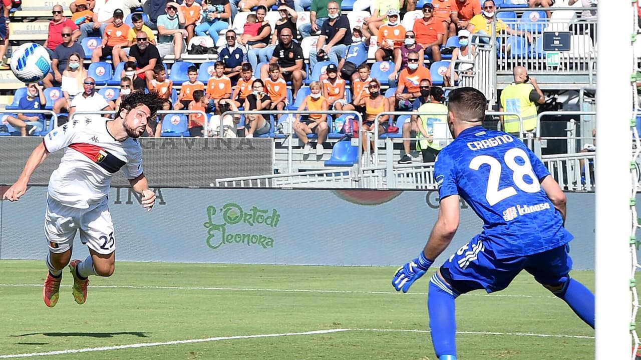 Johan ve desde la banca la remontada del Genoa sobre Cagliari