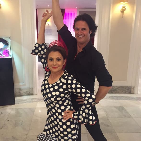 El año pasado convertimos a María Antonieta Collins en Audrey Hepburn en Roma, y ahora es toda una bailadora de flamenco en Sevilla, junto al coreógrado Poty Castillo.