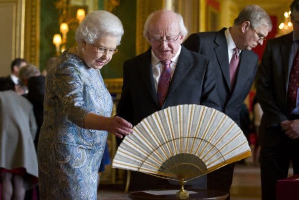 "Nuestros dos países pueden estar inmensamente orgullosos del progreso de la causa de la paz en Irlanda del Norte", apuntó el presidente irlandés, para quien "todavía hay, por supuesto, un camino por recorrer, el camino de la reconciliación duradera y creativa".