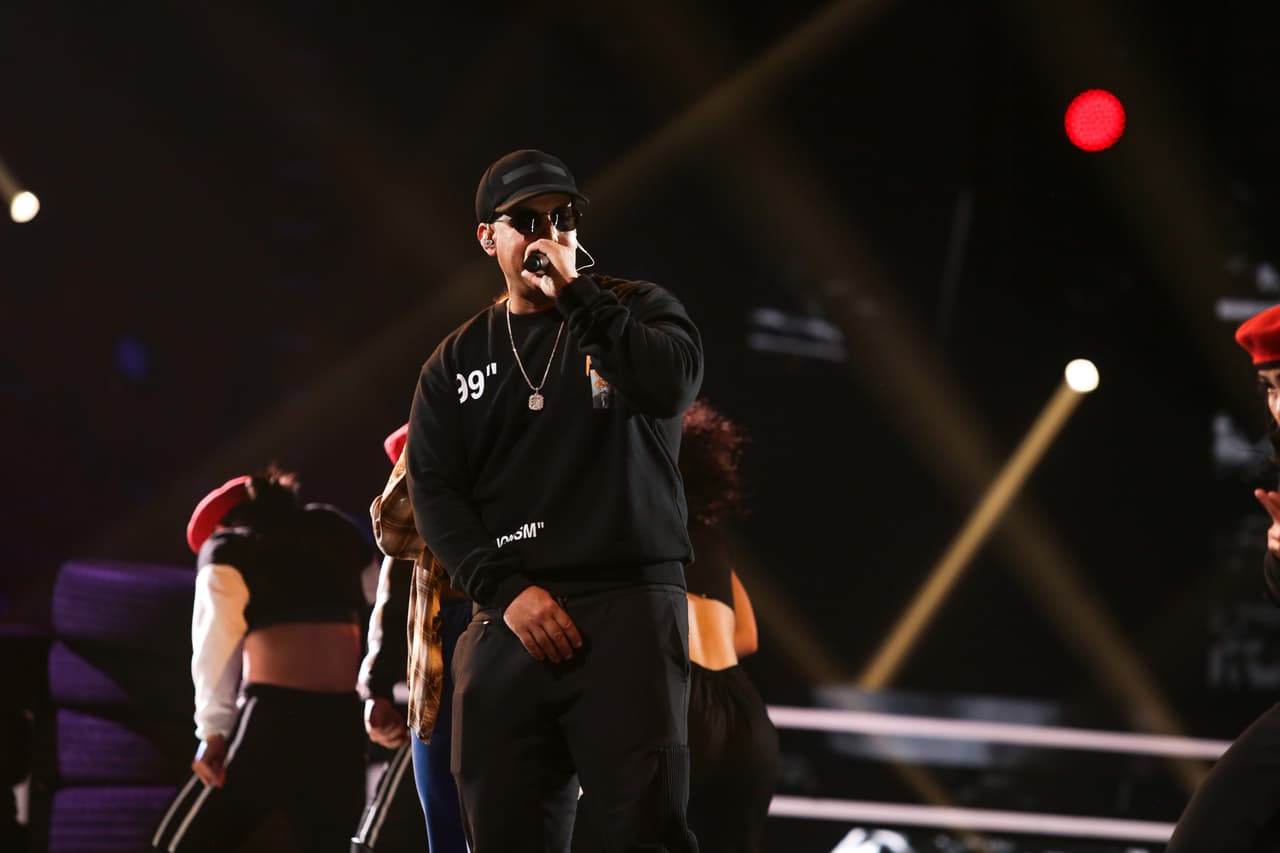 El artista, que tiene 
<a href="https://www.univision.com/shows/premio-lo-nuestro">cinco nominaciones en esta entrega de Premio Lo Nuestro</a>, se manifestó "contento de compartir esta cultura urbana con mis colegas también con los DJs, bailarines y todos a nivel mundial. 
<b>Es lo más gratificante que me he llevado en mi carrera" </b>