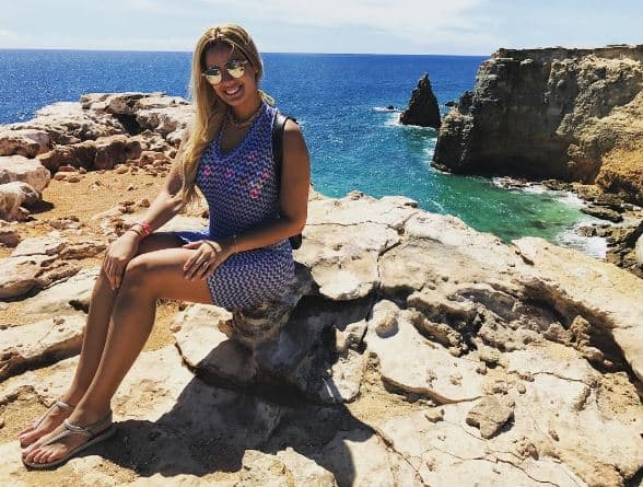 La exreina de belleza disfrutó de hacer turismo interno por distintos lugares de la Isla: Playa Sucia, Cueva Ventana, El Yunque, la Isla de Gilligan y más, según compartió a sus seguidores en redes sociales.