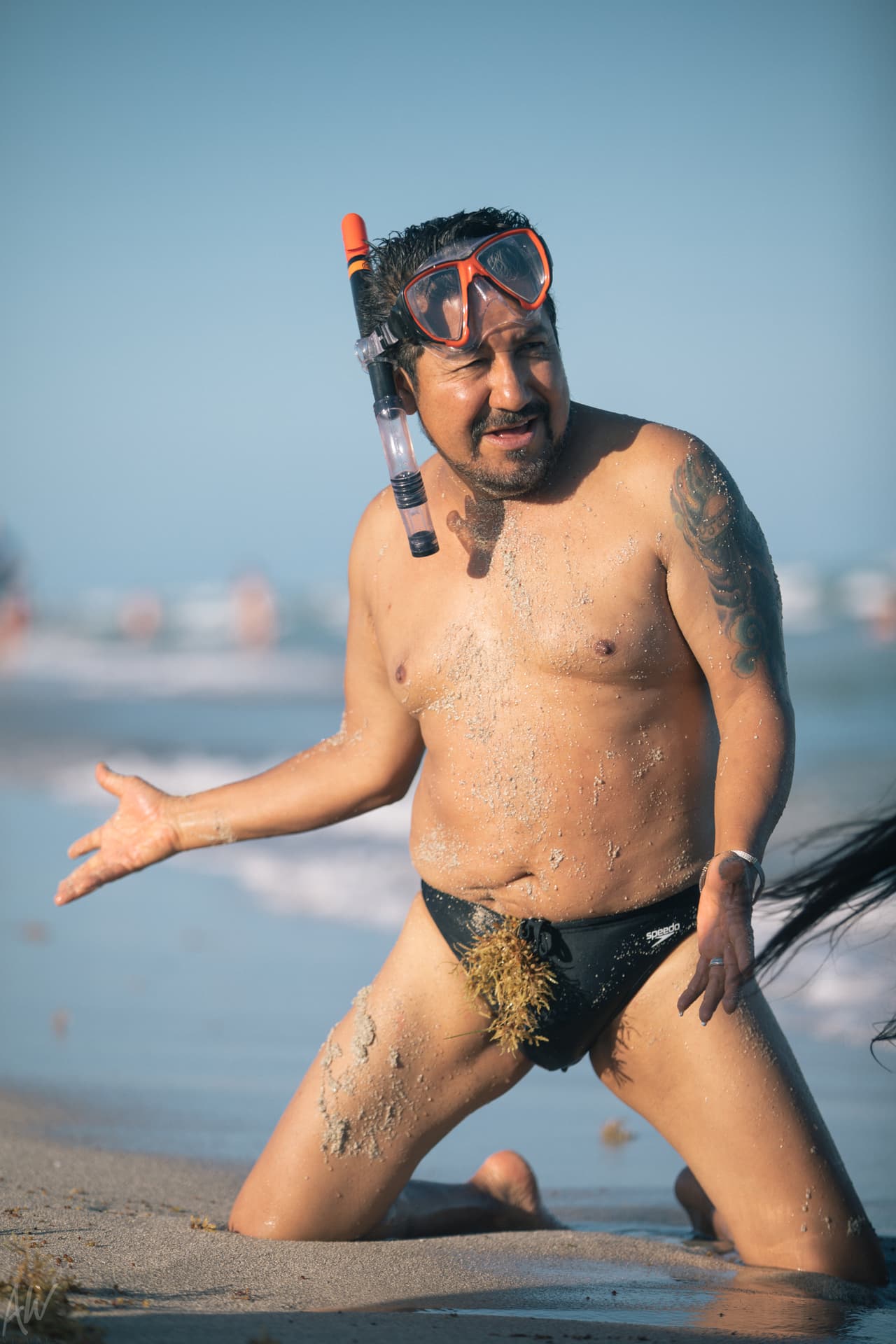 Ni
<b>El Feo</b> puede explicarse cómo hace para lucir tan linda en el mar.