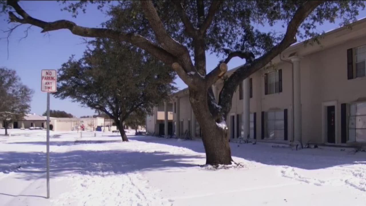 “Hay muchos seres humanos que se pueden morir”, residentes sin luz por más de 24 horas piden la restauración del servicio cuanto antes