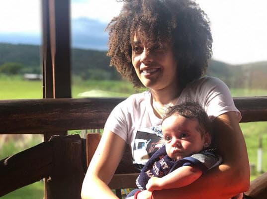 La actriz se defendió de los que la atacaron en Instagram y explicó por qué sonreía.