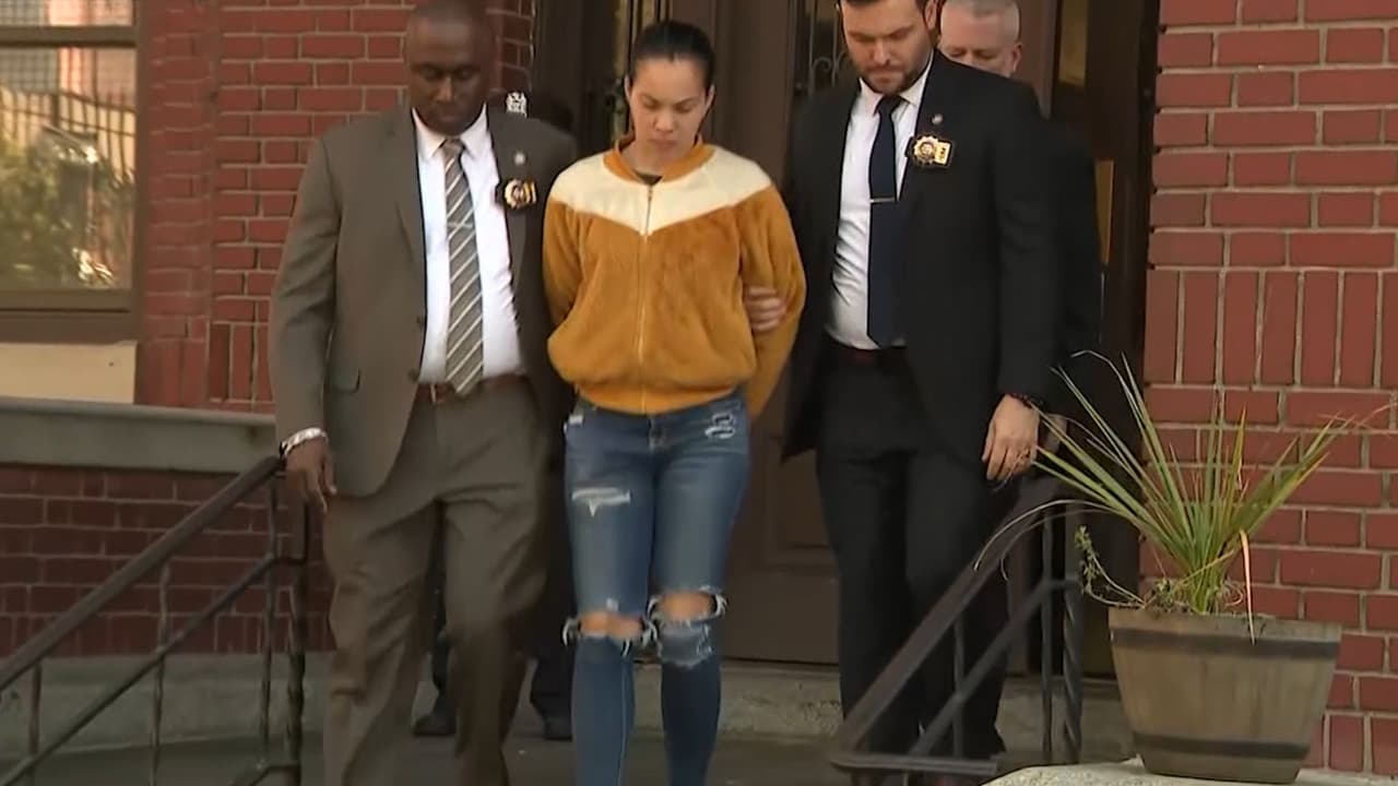 Grei Méndez, de 36 años, encargada de la guardería, y un primo de 41, Carlisto Acevedo Brito, 
<a href="https://www.univision.com/local/nueva-york-wxtv/arrestan-dos-muerte-nino-1-ano-drogas-guarderia-divino-nino-bronx?ny34" target="_blank">ya habían sido arrestados</a> bajo sospecha de estar implicados en la dolorosa tragedia.