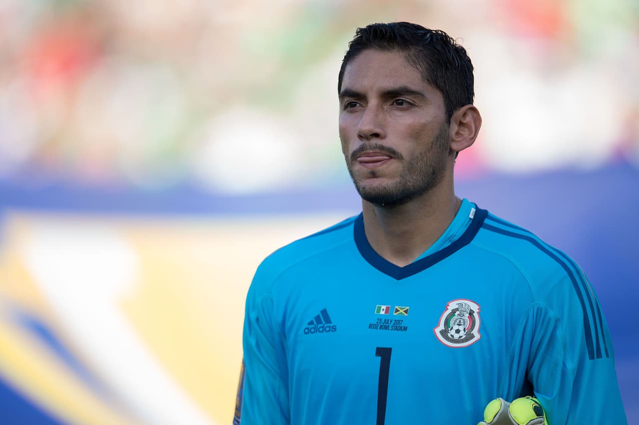 Jesús Corona está envuelto en una triangulación que envuelve a dos arqueros más del fútbol mexicano de muy alto nivel.