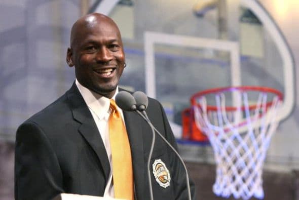 Tras 12 años juntos su esposa pidió el divorcio aduciendo diferencias irreconciliables.Mira aquí los videos más chismosos.