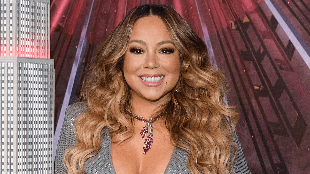 Mariah Carey se bañó en un jacuzzi con vestido de lentejuelas: fue muy extravagante