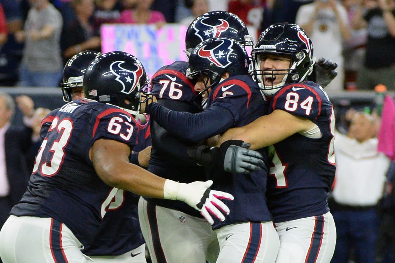 Además, los Houston Texans tendrán en su uniforme una etiqueta que diga #UvaldeStrong durante su juego inaugural el próximo 11 de septiembre.
