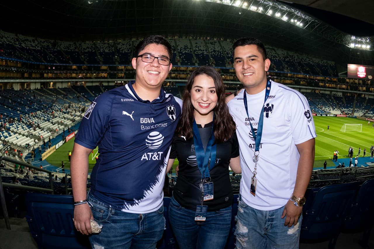 El colorido, el ambiente y la pasión previo al arranque del cotejo Semifinal de la Liga Campeones entre Rayados del Monterrey y el Sporting Kansas City.