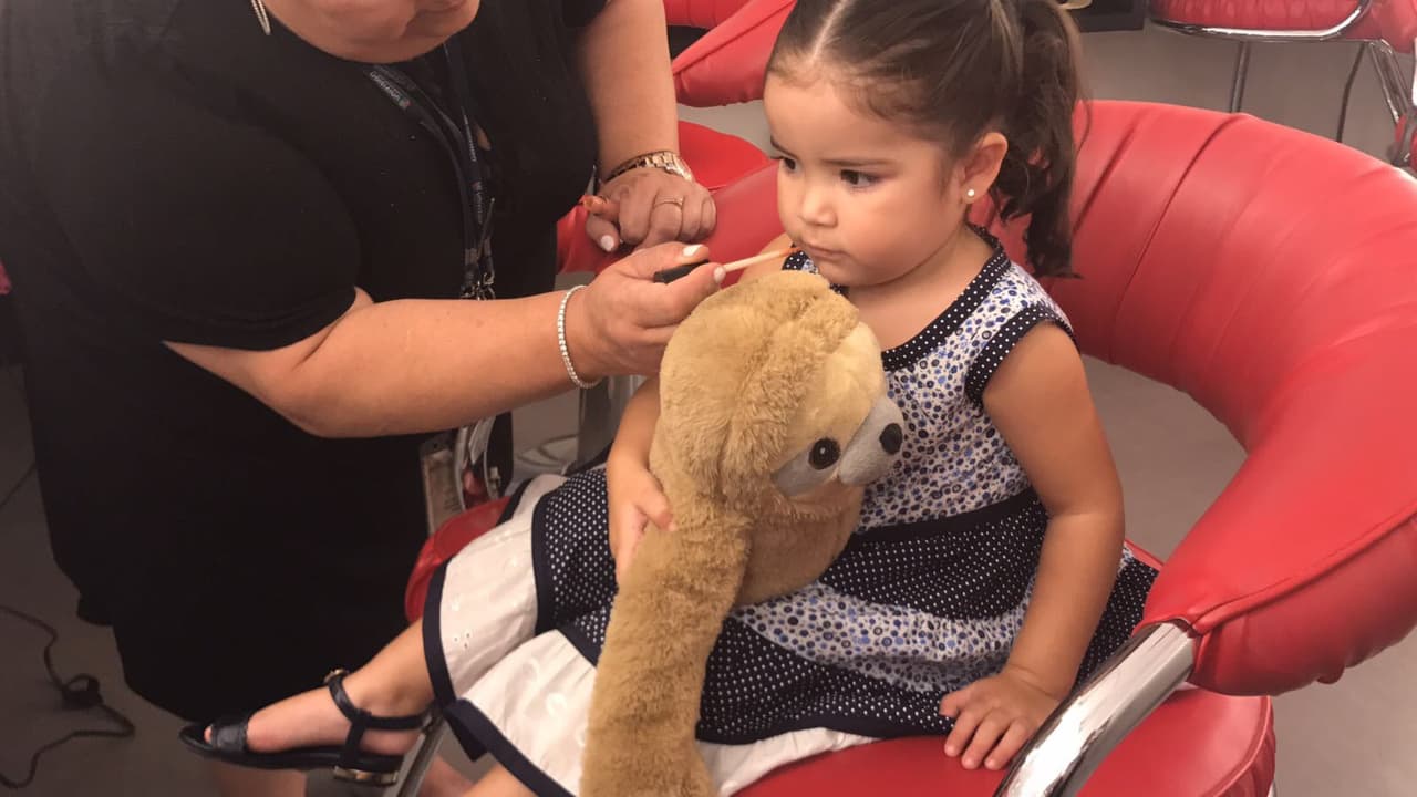 Un poco de brillo en los labios y listo, Giulietta no necesita mucho para lucir bella.