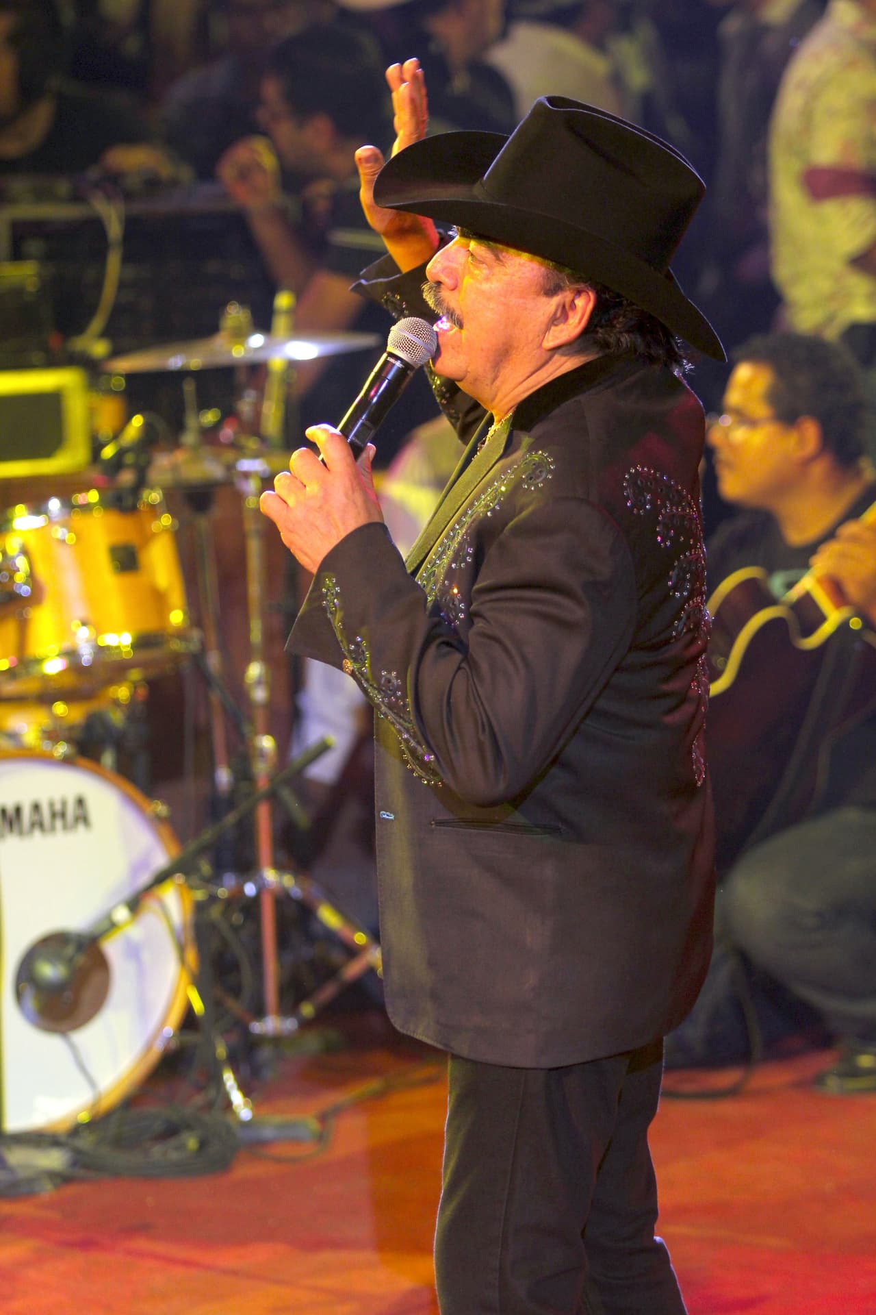 Canciones como "Juliantla" y "25 rosas" le abrieron un gran paso al estrellado.