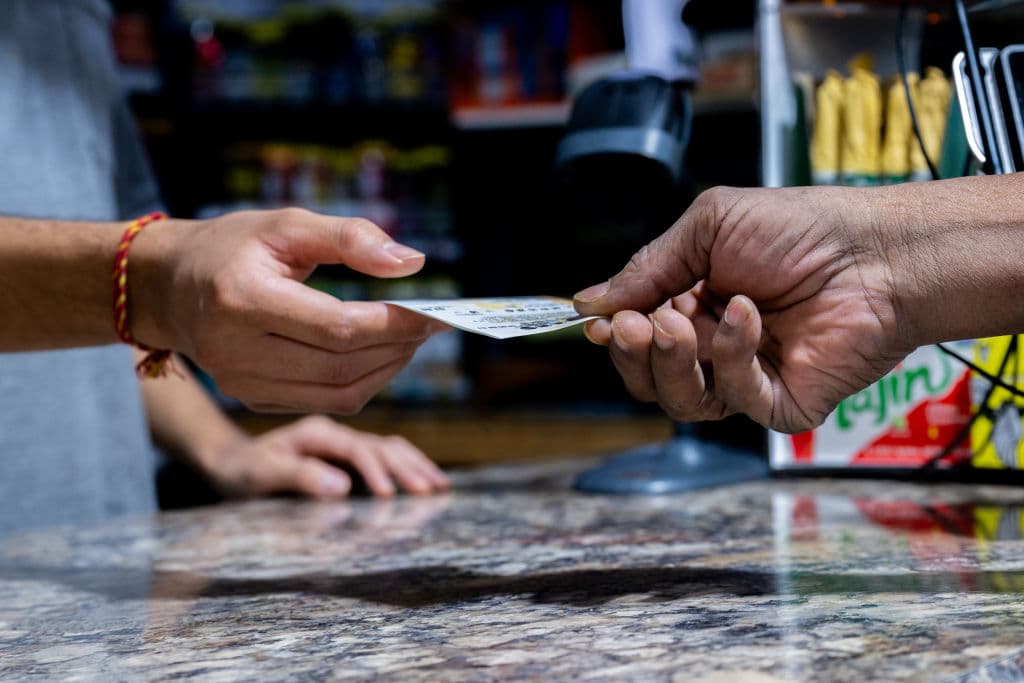 ¡Hubo ganador de Powerball! Un billete vendido en California se lleva los $1,765 millones