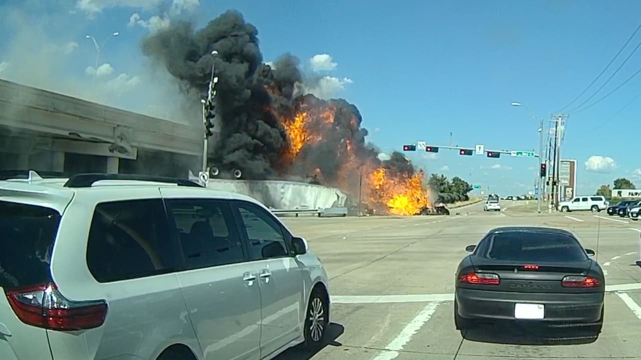 El Departamento de Policía de Allen dijo que 
<b>hubo otro auto implicado</b> en el incidente y que el conductor de este no resultó herido.