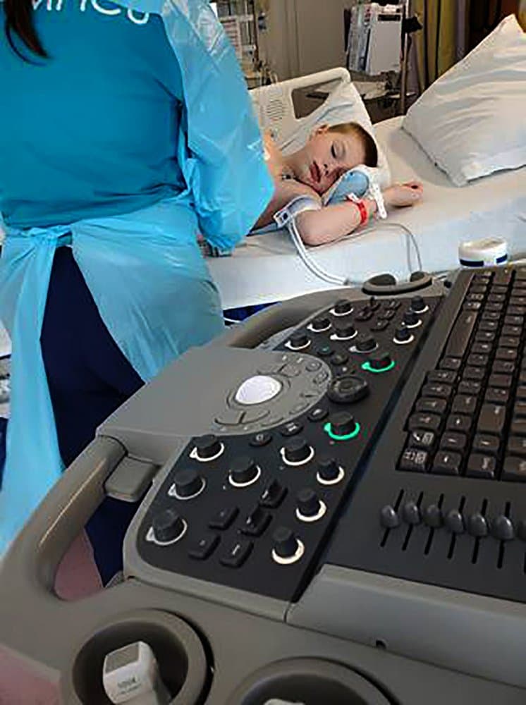 Después de estar hospitalizado durante seis días, pudo irse a casa.
<b>“Es algo atemorizante ver a tu hijo conectado a todos esos cables y vías y tú sin poder hacer nada”</b>, dijo su madre, Amber Dean en declaraciones a Associated Press.
<br>La mayoría de los pacientes responde bien al tratamiento si se detecta oportunamente. El síndrome en cuestión todavía está bajo estudio.