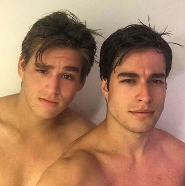 Él es Felipe, uno de los hermanos de nuestro querido Danilo Carrera, a los dos les encanta el fútbol.