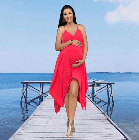 Antes del nacimiento de su hijo, Ana se ha tomado muchas fotos. Estas imágenes quedarán para siempre en su álbum de recuerdos.