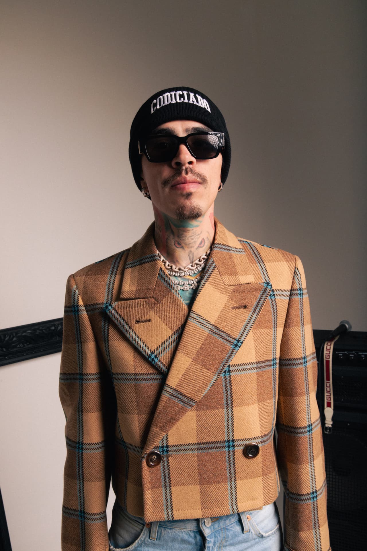 <h2 class="cms-H2-H2">Codiciado llegará a los Latin AMAs 2024</h2>
<br>Cantante de música regional mexicana originario de Tijuana, Baja California. Se destaca por su estilo único que combina la música norteña con influencias de otros géneros como el hip-hop y el trap.