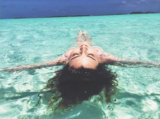 El esposo de su mamá, Cruz Martínez, comentó al programa 'Ventaneando' que le gustaría ser el productor de su primer disco.