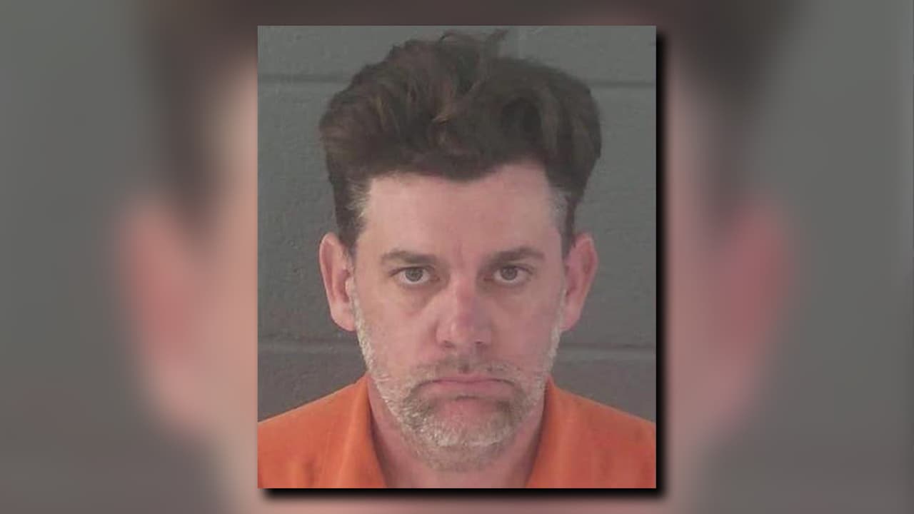 Hombre retirado del registro de delincuentes sexuales enfrenta cargos de abuso sexual