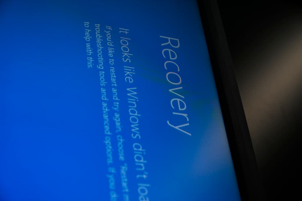 Fallo informático global: qué es la 'pantalla azul de la muerte' en Windows y cómo solucionarla