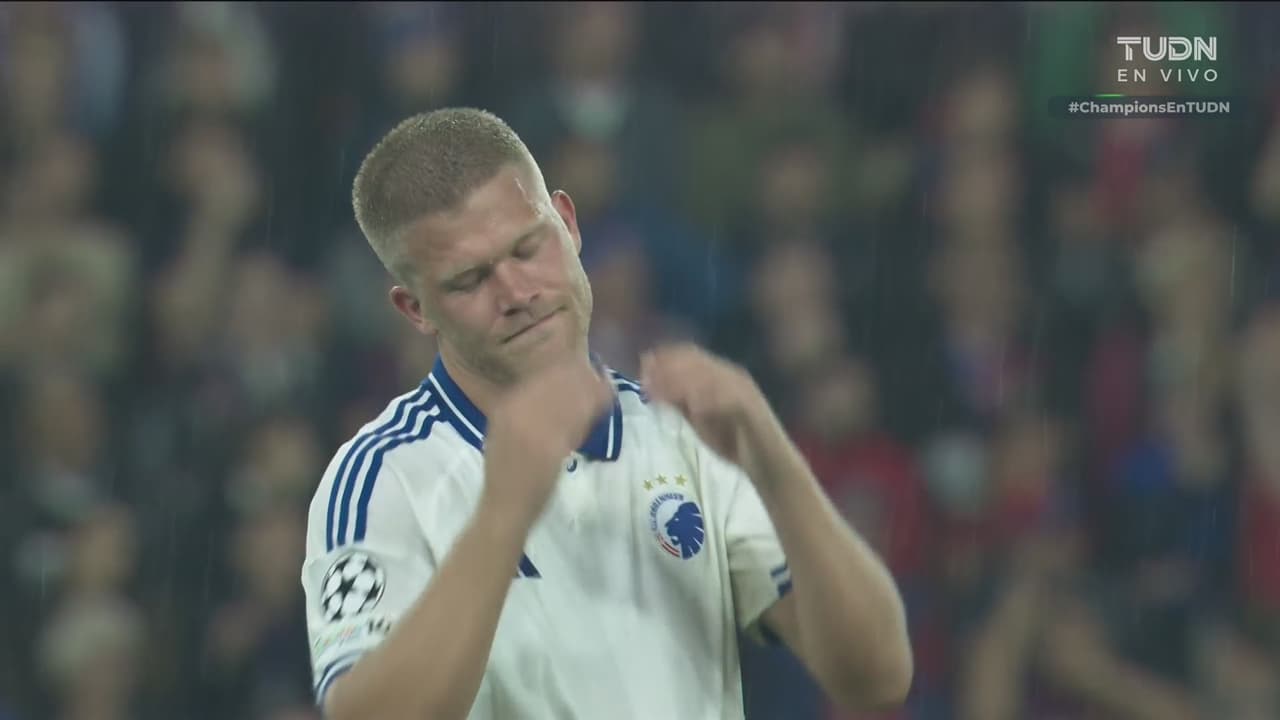 ¡Le anulan gol al Copenhague! Posición adelantada de Cornelius