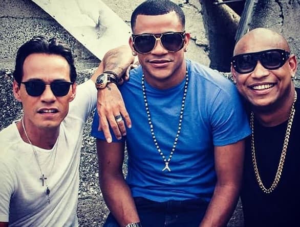 El viernes pasado dio un increíble concierto en Miami y sobre el escenario lo acompañaron los chicos de Gente de Zona, con quienes cantó 'La Gozadora' e hizo bailar a todos los asistentes.