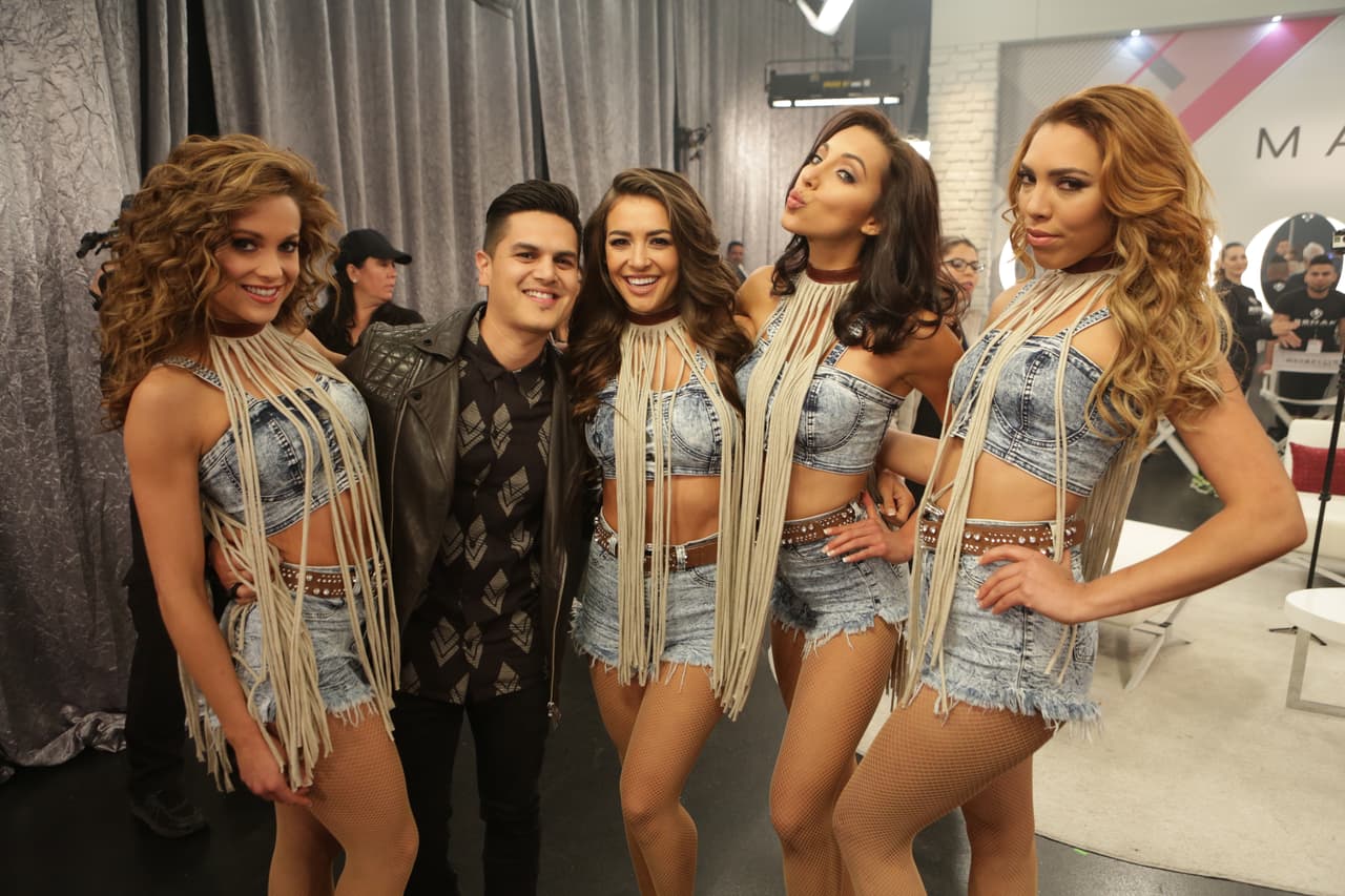 Nerviosas, traviesas y muy risueñas se mostraron las chicas tras bambalinas.