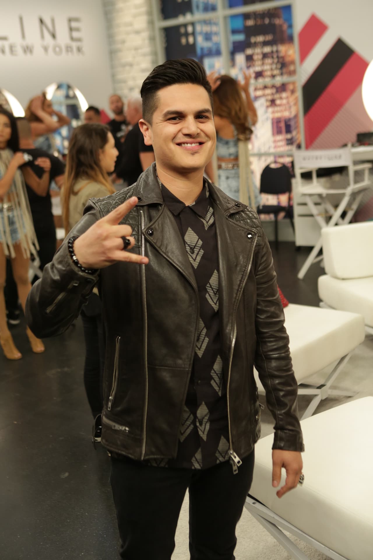 Nerviosas, traviesas y muy risueñas se mostraron las chicas tras bambalinas.