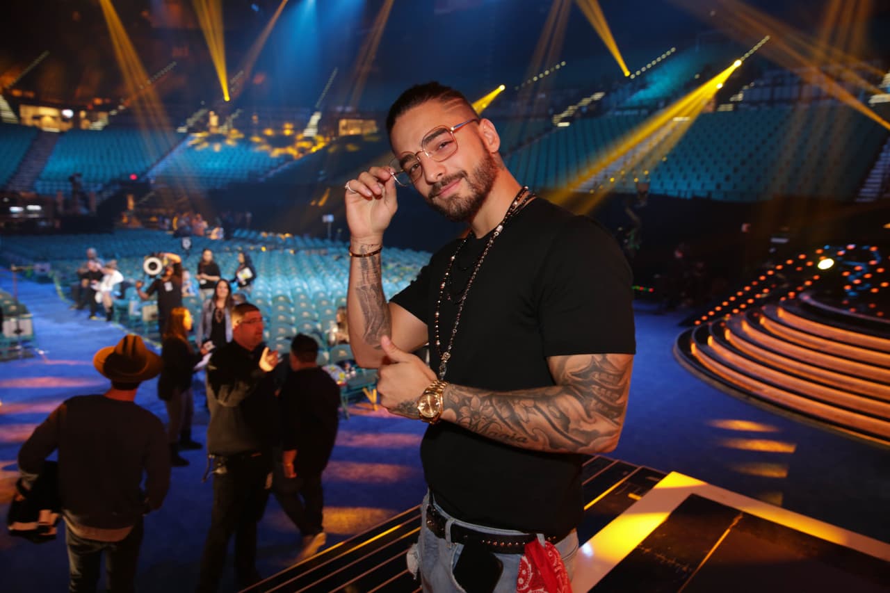 Queremos ver ya la presentación del cantante de 'Felices los 4'.