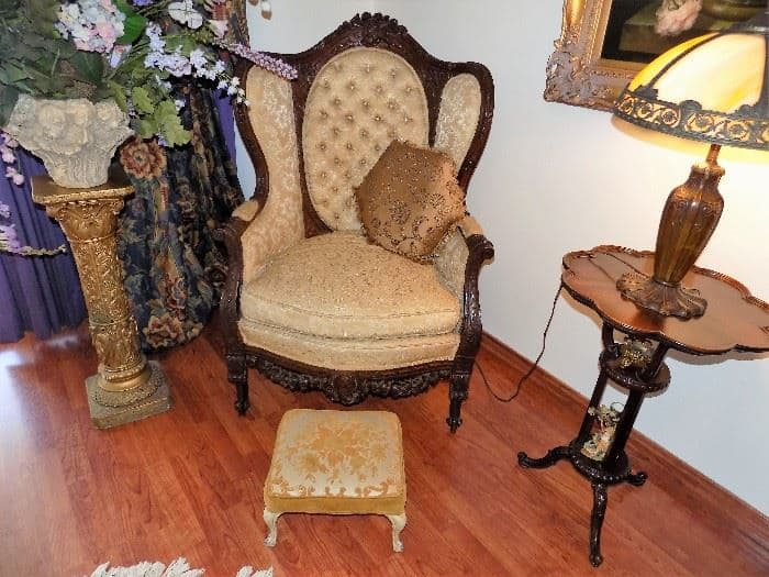 Walter mercado algún día recibió en este apartamento a Julio Iglesias y a José Luis Rodríguez, el puma, entre otros artistas.