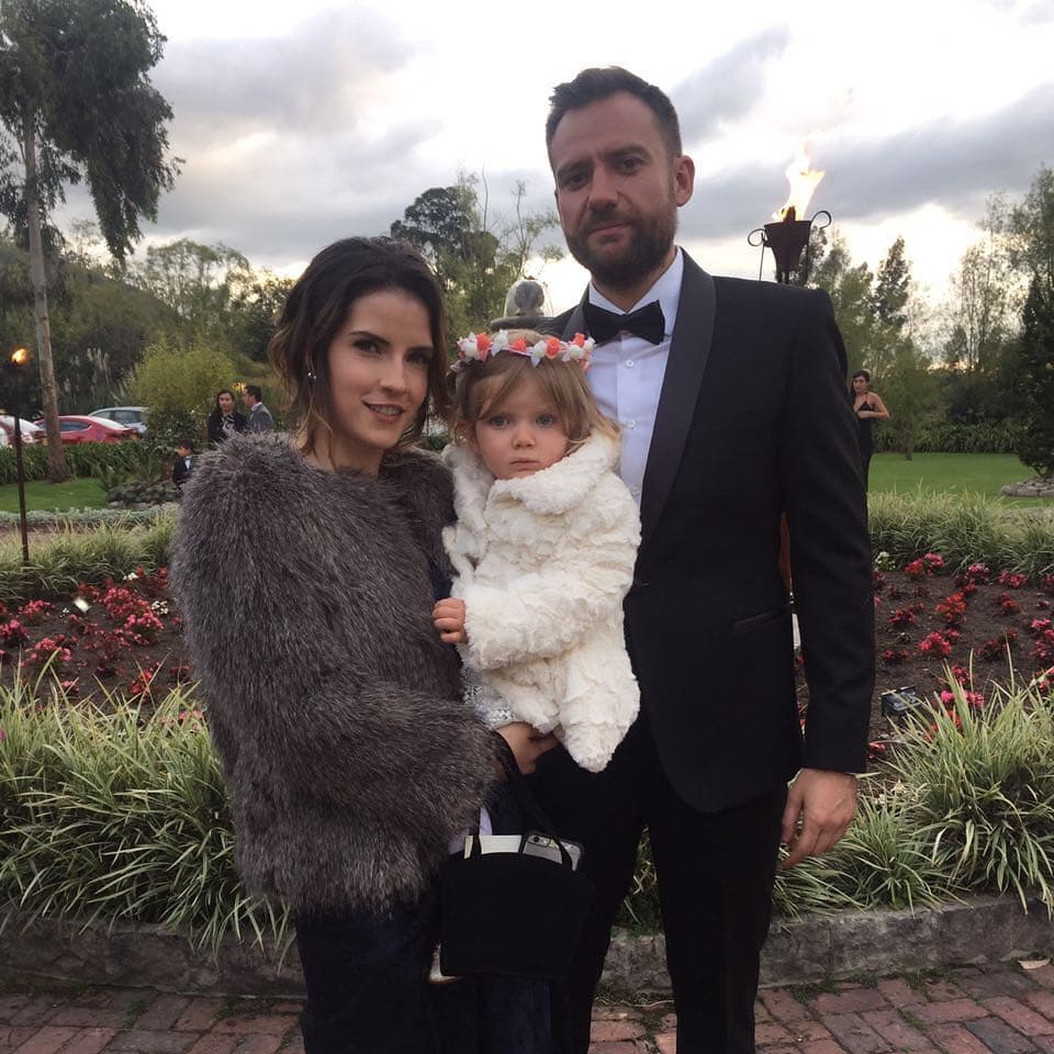 La actriz hizo su vida junto al croata Domagoj Rózic, teniendo una historia digna de telenovela, pues se conocieron por accidente en el gimnasio y de ahí su romance ha sido imparable.