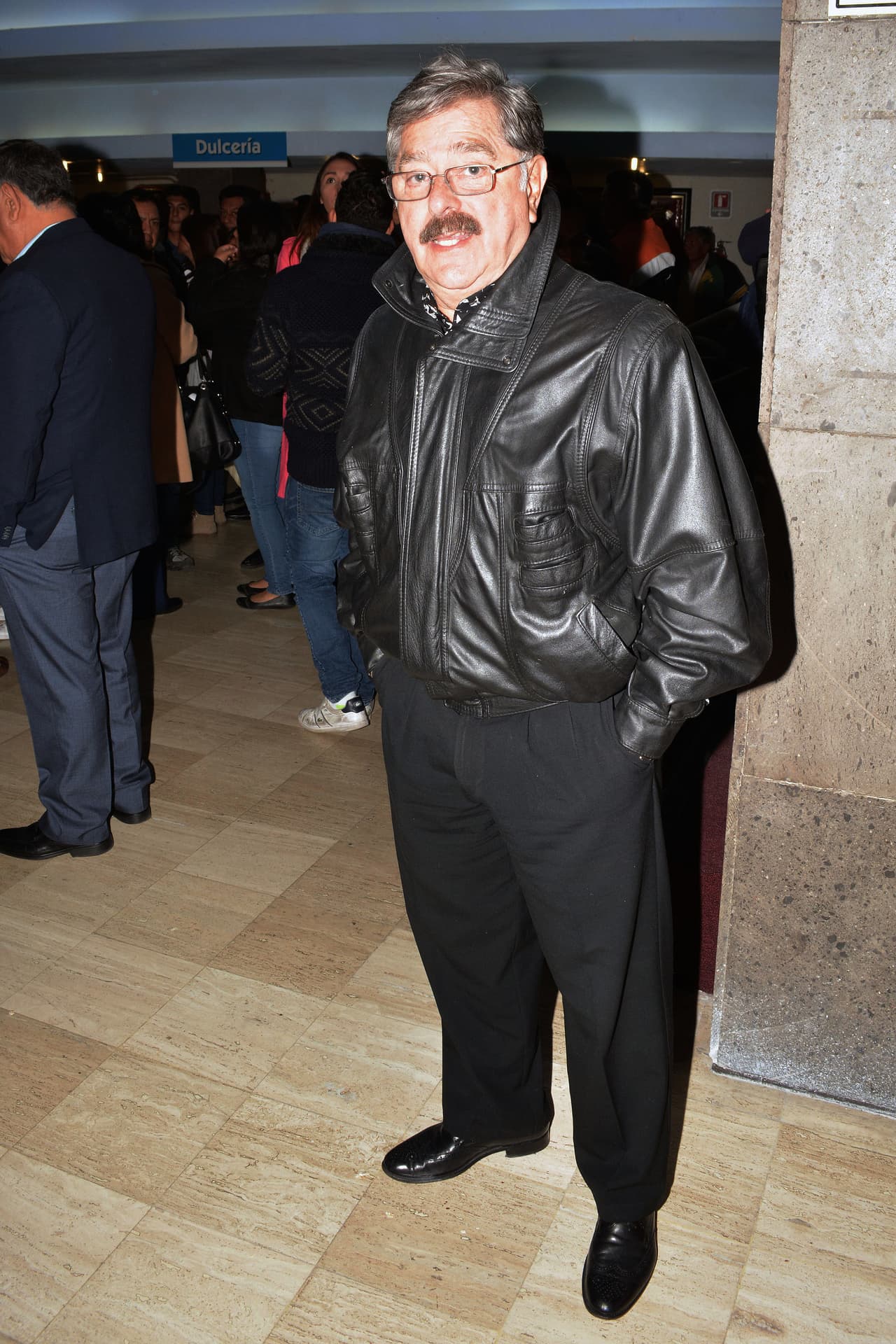 Cree que incluso a estas alturas, la hija de Raymundo Capetillo ni siquiera sabe que su padre ha muerto. 
<br>