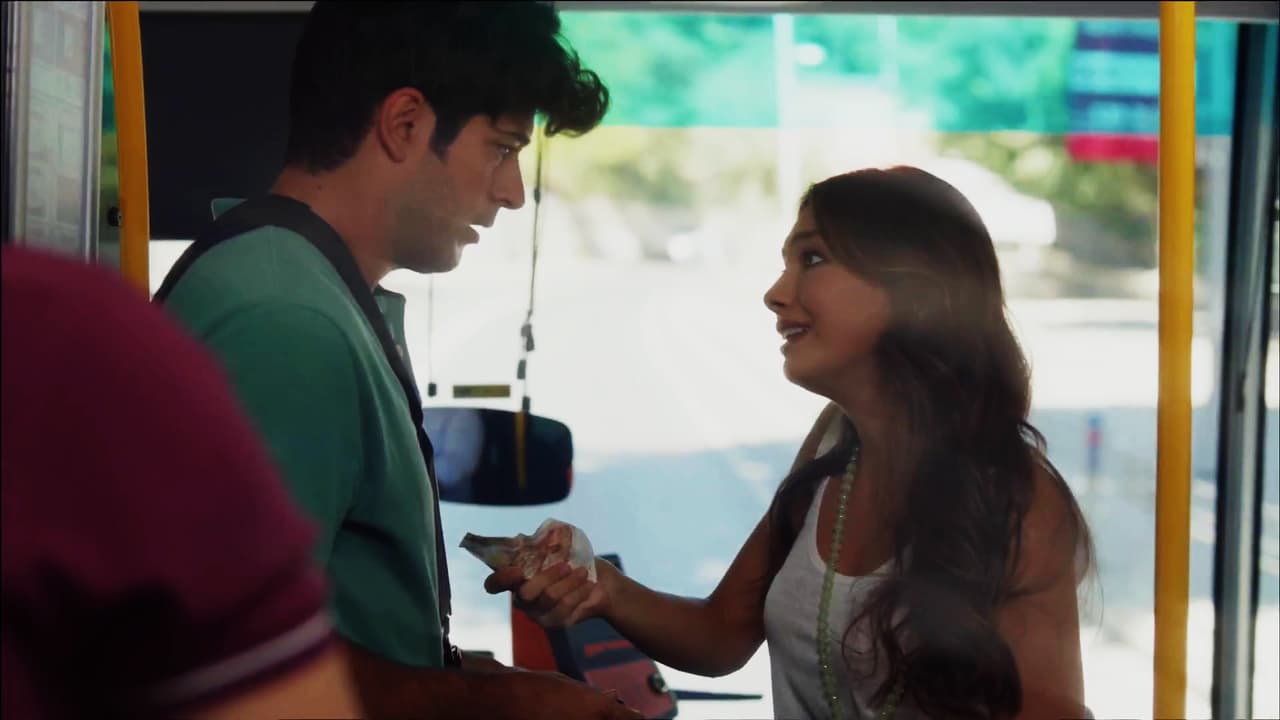 <b>Nihan</b> nunca imaginó que su encuentro inesperado con 
<b>Kemal</b> en un autobús cambiaría por completo su destino y que iniciaría un 
<b><a href="https://www.univision.com/shows/amor-eterno" target="_blank">Amor Eterno</a></b>.